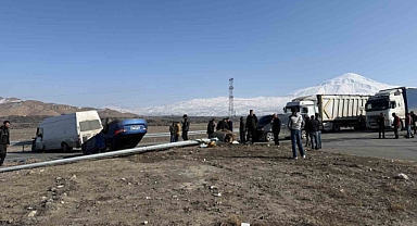 Iğdır'da maddi hasarlı trafik kazası