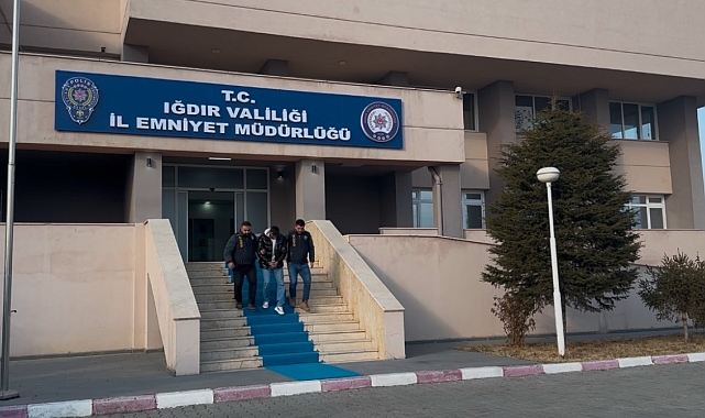Iğdır'da çocukların müstehcen görüntülerini izleyen ve bulunduranlar ile yasa dışı bahis reklamı yapan fenomenlere operasyon