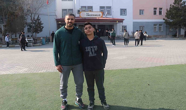 Iğdır'da öğretmen, öğrencisini heimlich manevrası ile kurtardı