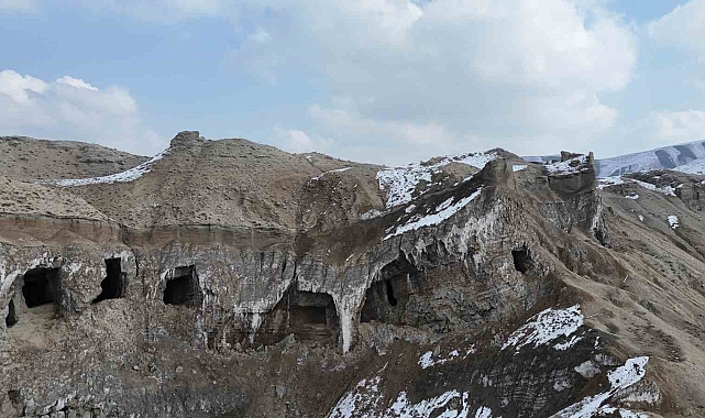 Iğdır'daki Tuz Mağaraları kış aylarında ziyaretçilerini ağırlıyor