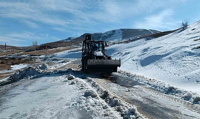 Iğdır'ın dağ köylerinde tipi ve buzlanma nedeniyle kapanan yollar açılıyor