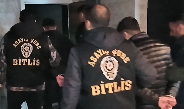 Kandırarak fuhuşa zorlayan çete çökertildi
