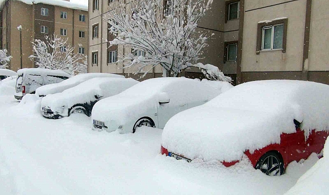 Kar 1 Metreyi Aştı