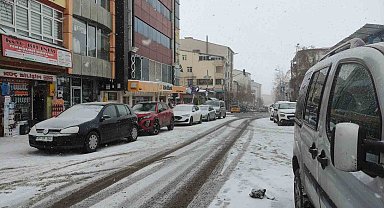 Kar yağışı Ardahan'da etkili oldu