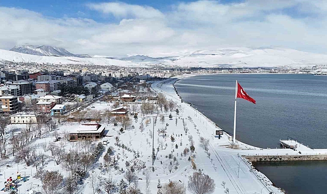 Kar yağışından sonra kartpostallık görüntüler