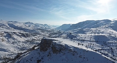 Malatya'nın Akçadağ ilçesinde kar manzarası mest etti