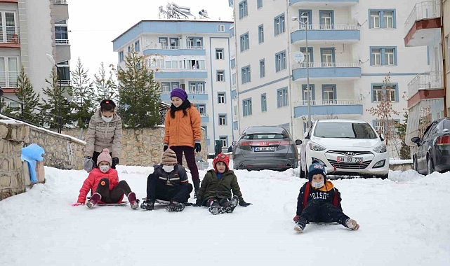 Malatya'da yoğun kar yağışı eğitime 1 gün ara verildi