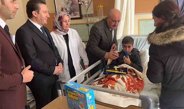 Minik kalplardan yürek ısıtan hareket