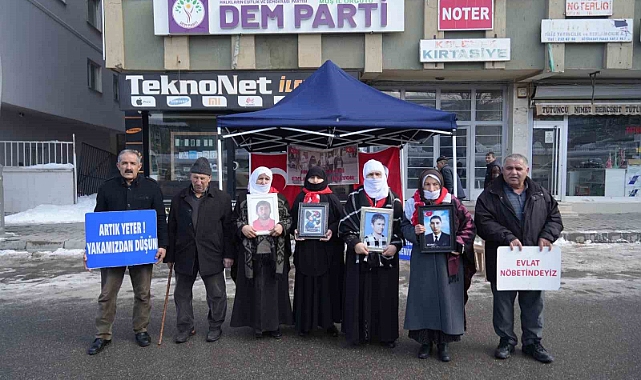 Muş'ta evlat nöbeti dondurucu soğuğa rağmen devam ediyor