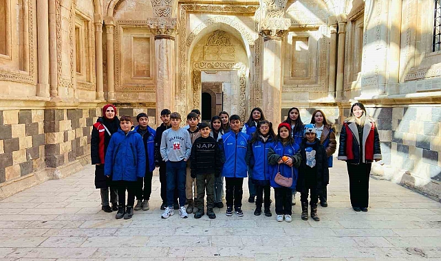 Öğrenciler İshak Paşa Sarayı'nı gezdi