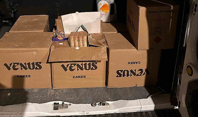Polis Van'da bin 568 adet havai fişek ele geçirildi: 3 kişi tutuklandı