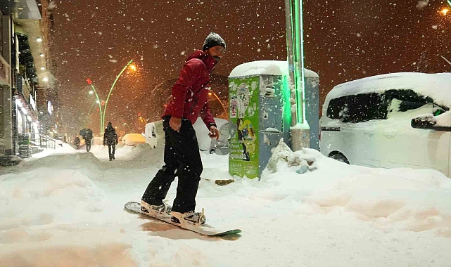 Şehir merkezinde snowboard keyfi