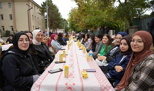 Üniversite öğrencilerinden oluşan 709 kişilik İŞKUR Gençlik Programı düzenlenecek