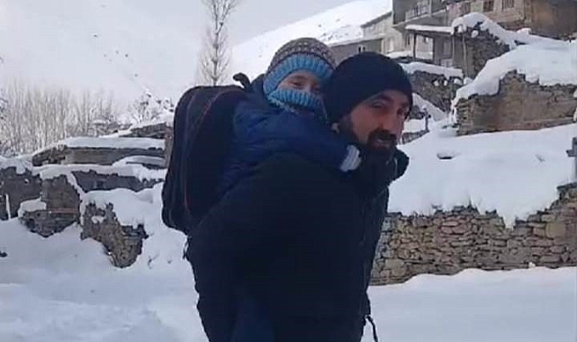 Van'da fedakar öğretmenin örnek davranışı