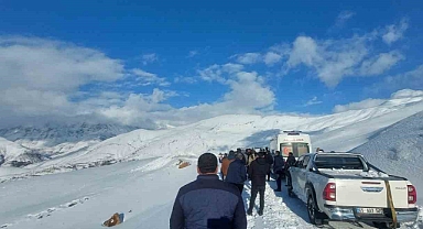 Van'da iş makinesi kaza yaptı: 1 yaralı