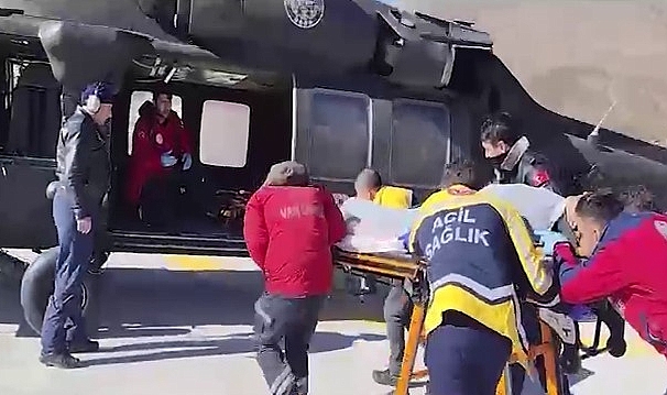 Van'da kalp krizi geçiren hasta için helikopter havalandı