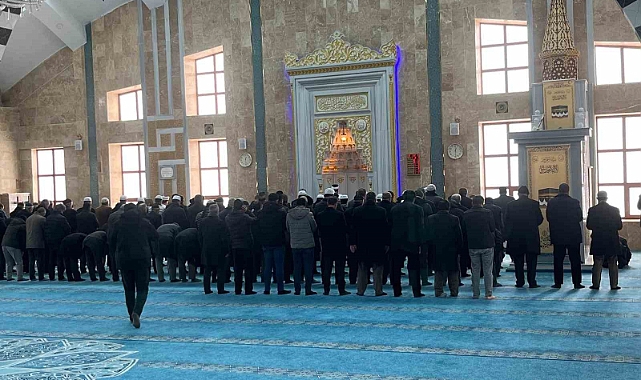 Van'ın Çaldıran ilçesinde deprem şehitlerini anma programı
