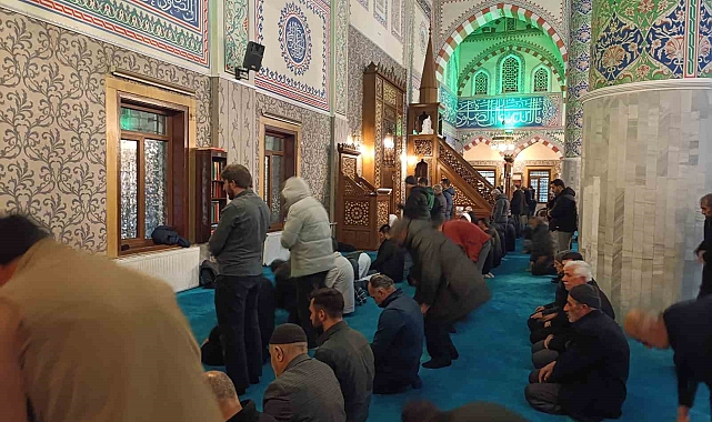 Van'da Ramazan ayının ilk teravih namazı kılındı