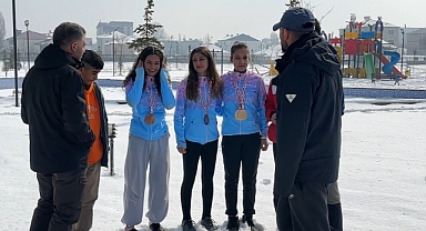 Hakkari'de düzenlenen 1. etap koşu yarışmalarında, hedef Türkiye şampiyonası