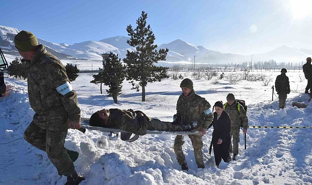3'ncü Ordu Komutanlığında deprem tatbikatı yapıldı