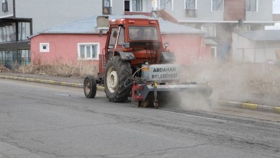 Belediye ekipleri bahar temizliğine başladı