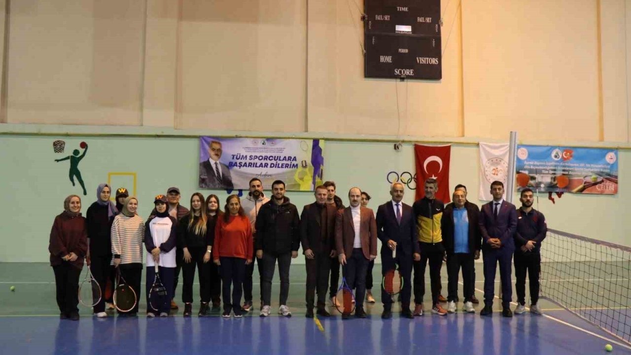 Erzurum'un Oltu ilçesinde tenis turnuvası