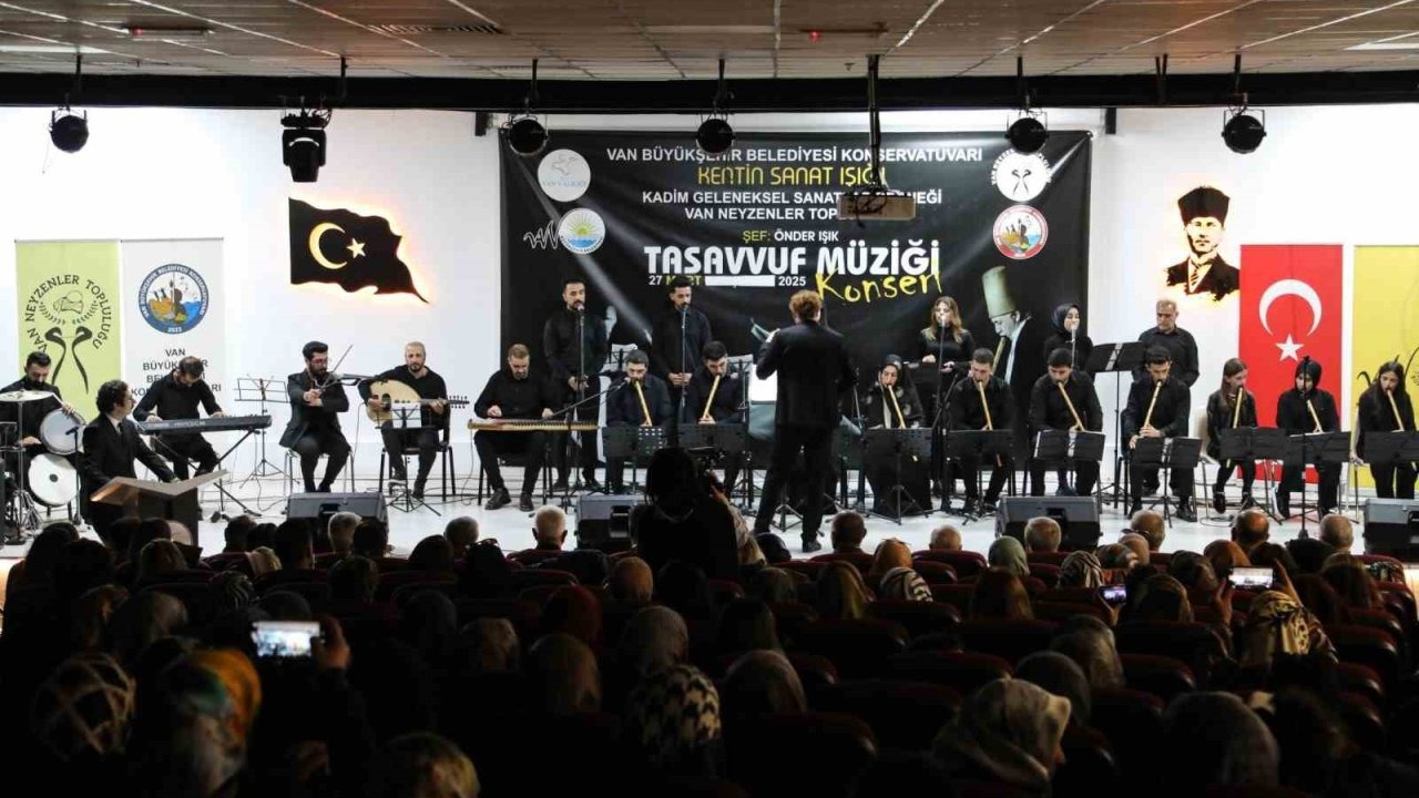 Van Büyükşehir Belediyesinin tasavvuf müziği konseri yoğun ilgi gördü