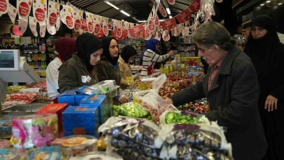 Çeşit Çeşit Bayram Şekerleri Tezgahlarda