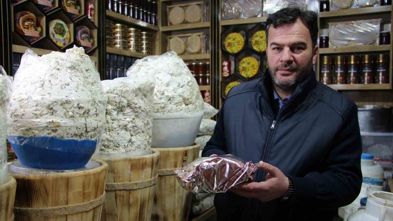 Şeker Yerine Otlu Peynir İkramı Olur mu?