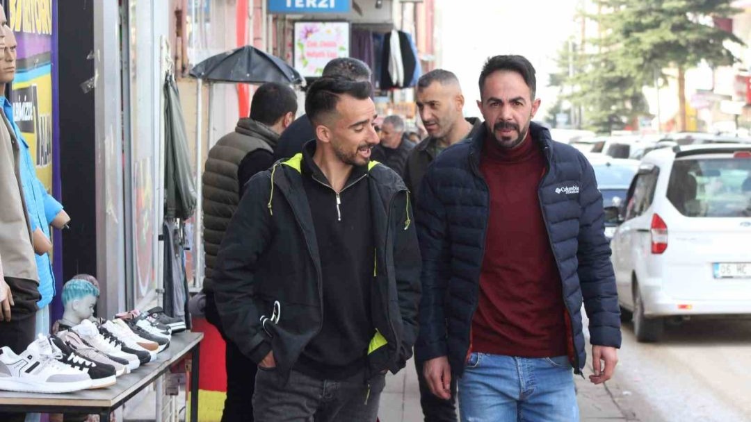 Kars Sarıkamış’ta bayram alışverişi yoğunluğu yaşanıyor