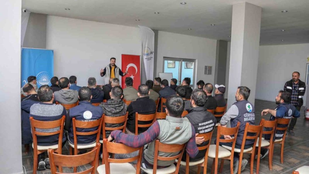 Van'da ekipler sokak hayvanları konusunda bilgilendirildi