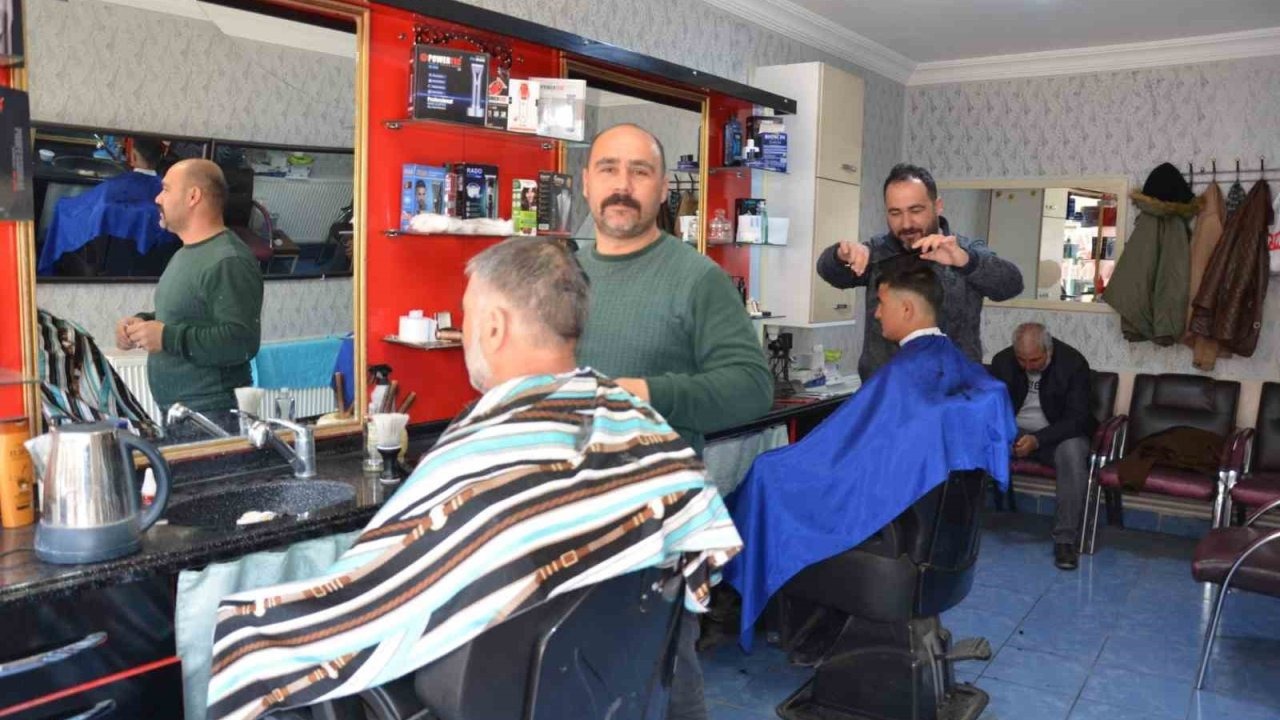 Erzincan Tercan’da berberlerde bayram yoğunluğu