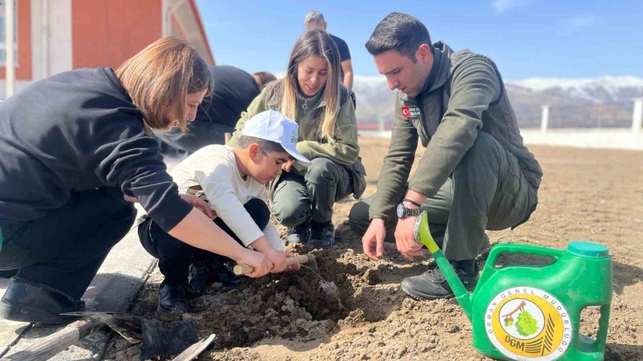 Erzincan’da orman haftası etkinliği gerçekleştirildi