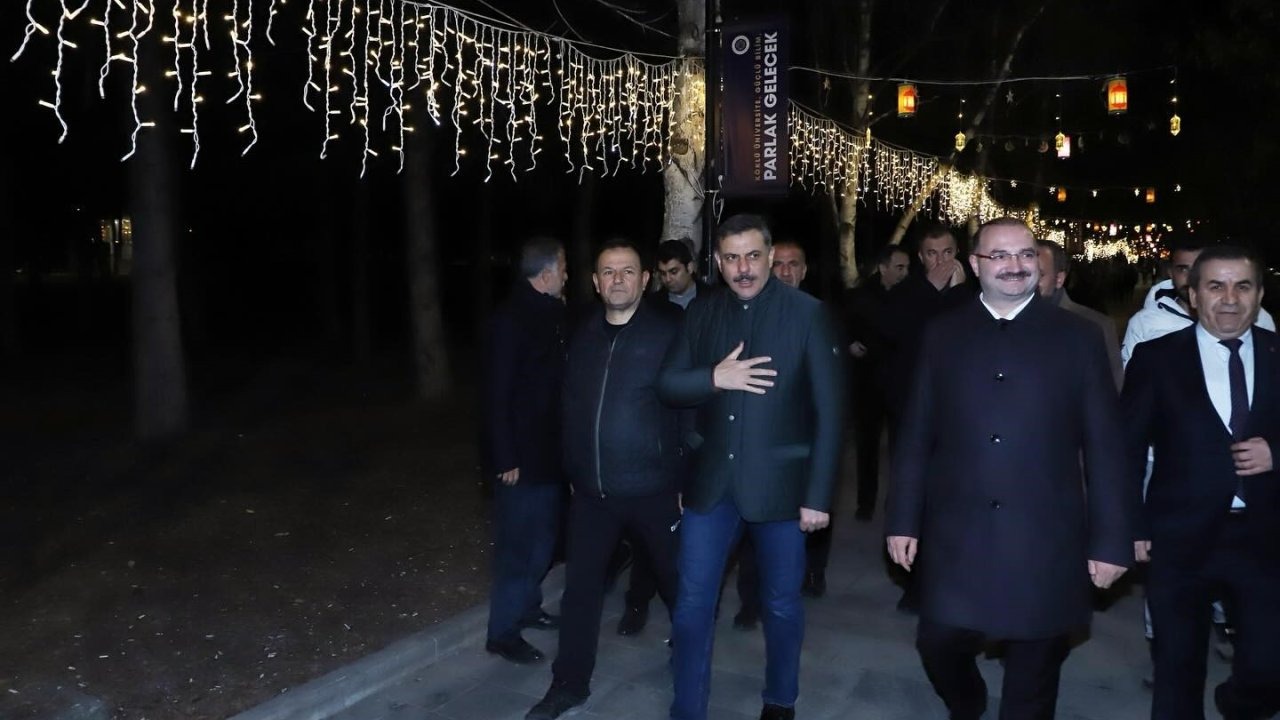 Erzurum Valisi Mustafa Çiftçi, öğrencilerle sahur yaptı