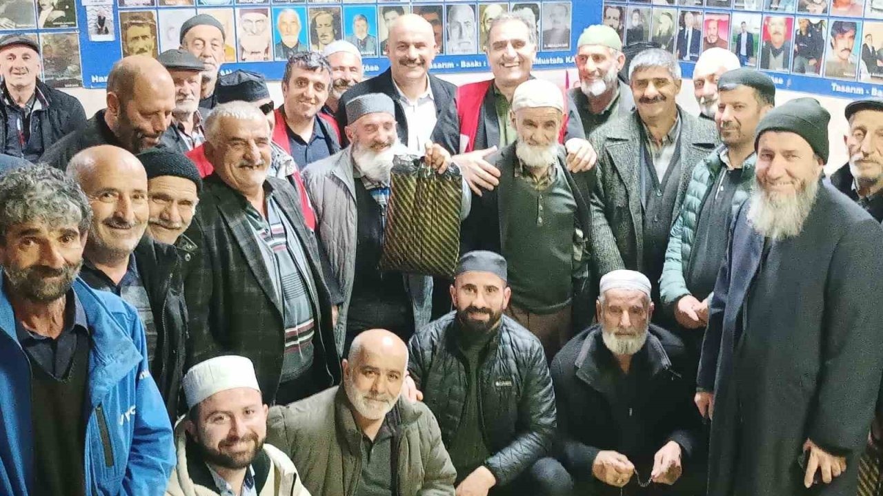 Türk Kızılay Erzurum Şubesi Engelliler Meclisinden yaşlılara güzel sürpriz