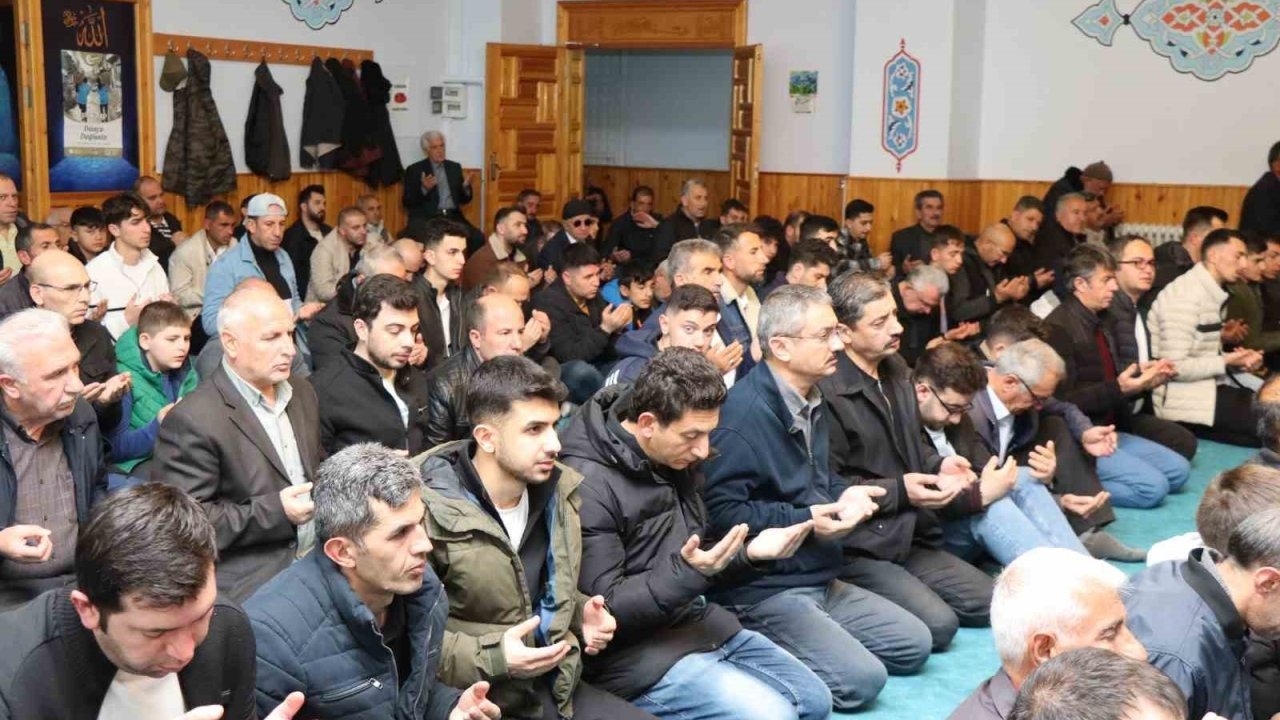 Erzurum’da bayram namazı coşkusu
