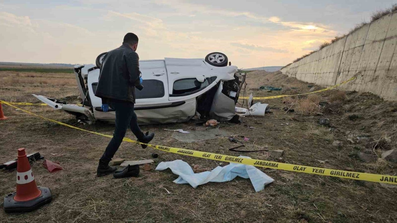 Bitlis'te bayramlaşmadan dönen muhtar kaza yaptı: 1 ölü
