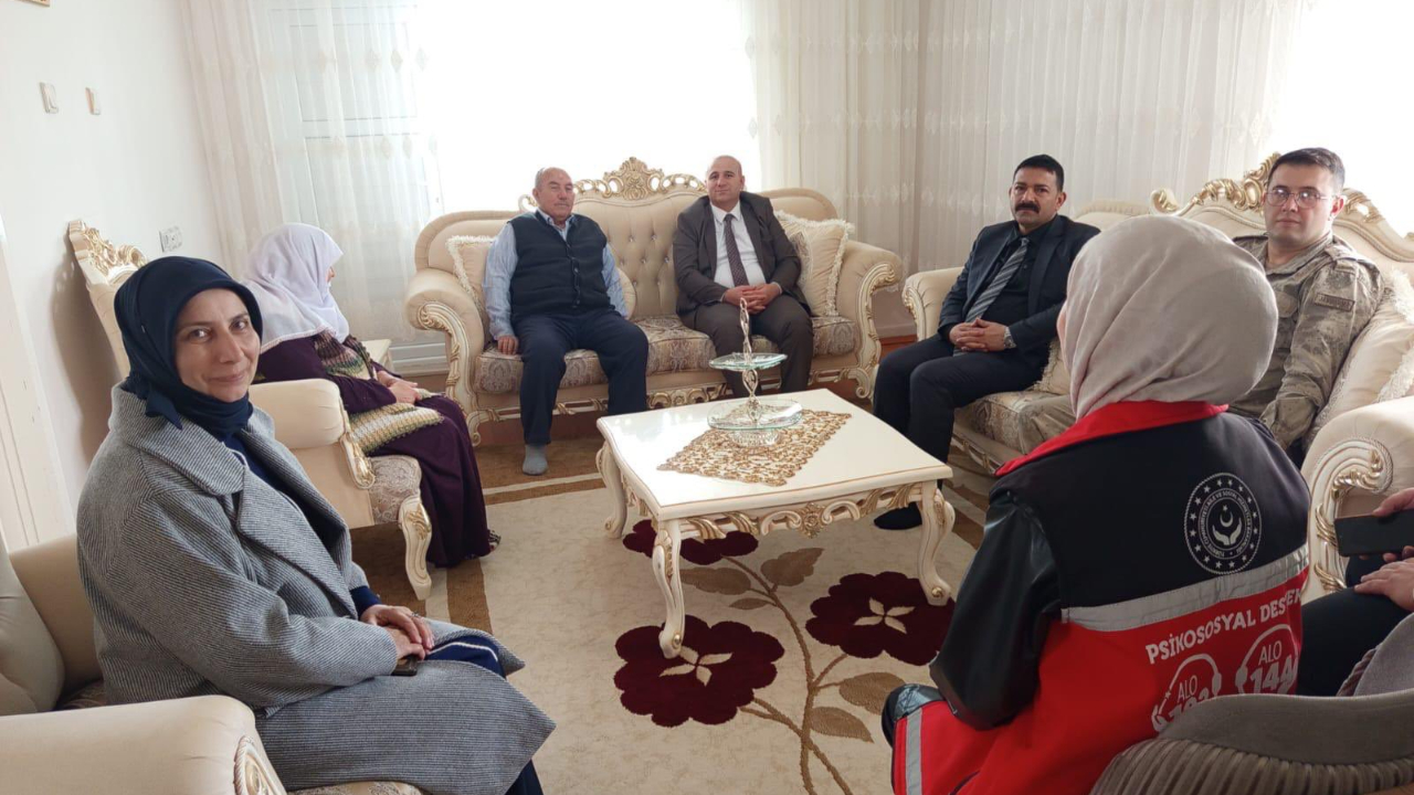 Patnos Kaymakamı Hasan Taş Şehit Aileleri ile Bayramlaştı