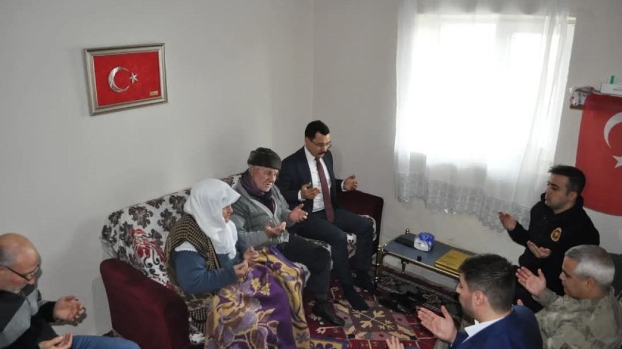 Akyaka Kaymakamı Demirtaş’tan şehit ailesine bayram ziyareti