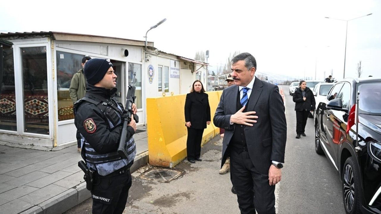 Erzurum kent merkezinde Jandarma ve polisten bayram teyakuzu