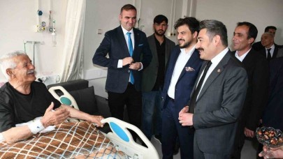 Adilcevaz İlçe Kaymakamı Özçelik’ten hastalara bayram ziyareti