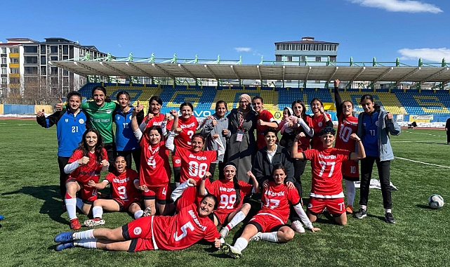 Ağrı Aile ve Sosyal Politikalar Gençlik ve Spor Kulübü Kadın Takımı, Silopi Belediyesi Spor Kulübü’nü 2-1 mağlup etti