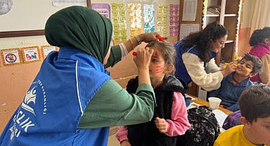 Ağrı’da gönüllü gençler miniklerle buluştu