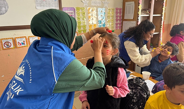 Ağrı’da gönüllü gençler miniklerle buluştu