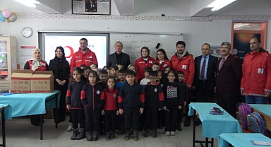 Ağrı'da öğrenci ve velilerden anlamlı yardım(Videolu Haber)