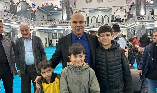 Ağrı Valisi Koç, Kadir Gecesi’ni vatandaşlarla birlikte ihya etti