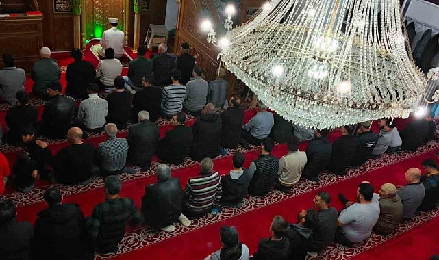 Ağrı'nın Diyadin ilçesinde Kadir Gecesi coşkusu