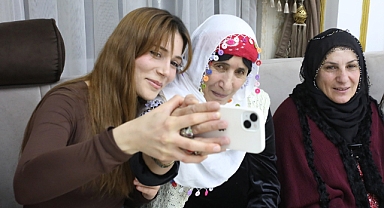 AİÇÜ öğrencileri yaşlıları yalnız bırakmadı