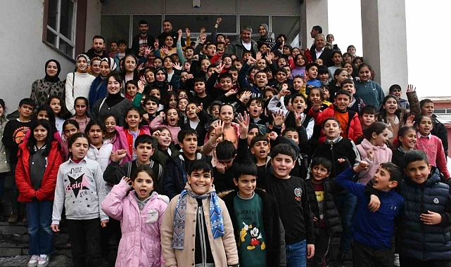 Başkan Taşkın, okul ziyaretinde bulundu