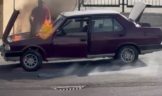 Bingöl'de seyir halindeki Fiat Tofaş alevlere teslim oldu